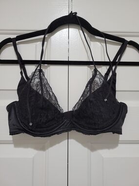 Victoria's Secret Removable Lace Halter Black Satin Plunge Push-Up Bra